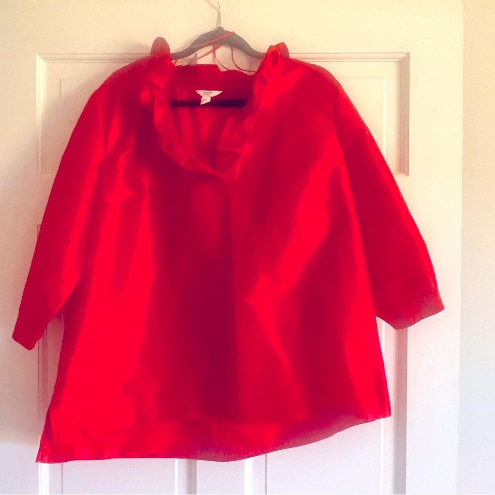 Beautiful rich red, Crown and Ivy silk linen dress shirt.